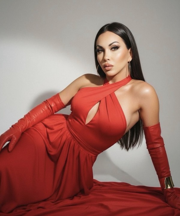 Miranda Sexy y Exótica Operada Por Completa