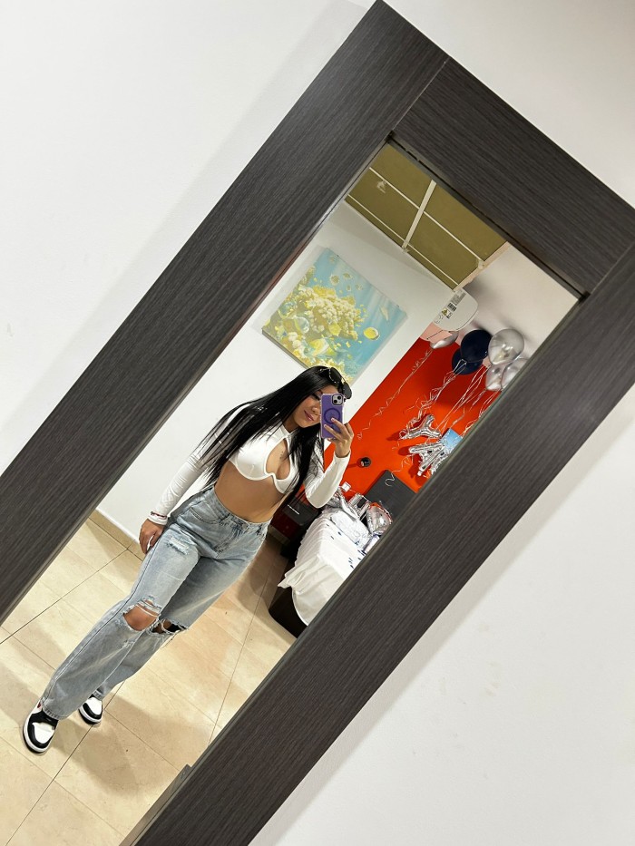 RICA Y SENSUAL FLACA