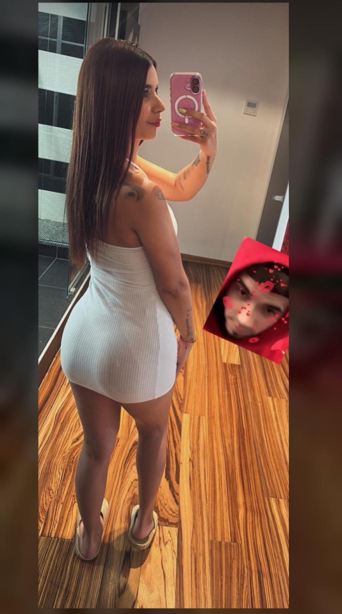 Pelirroja tatuada jovencita en marbella 24 hs