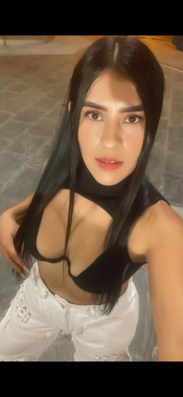 DISPUESTA A CUMPLIR TUS DESEOS, 603909579