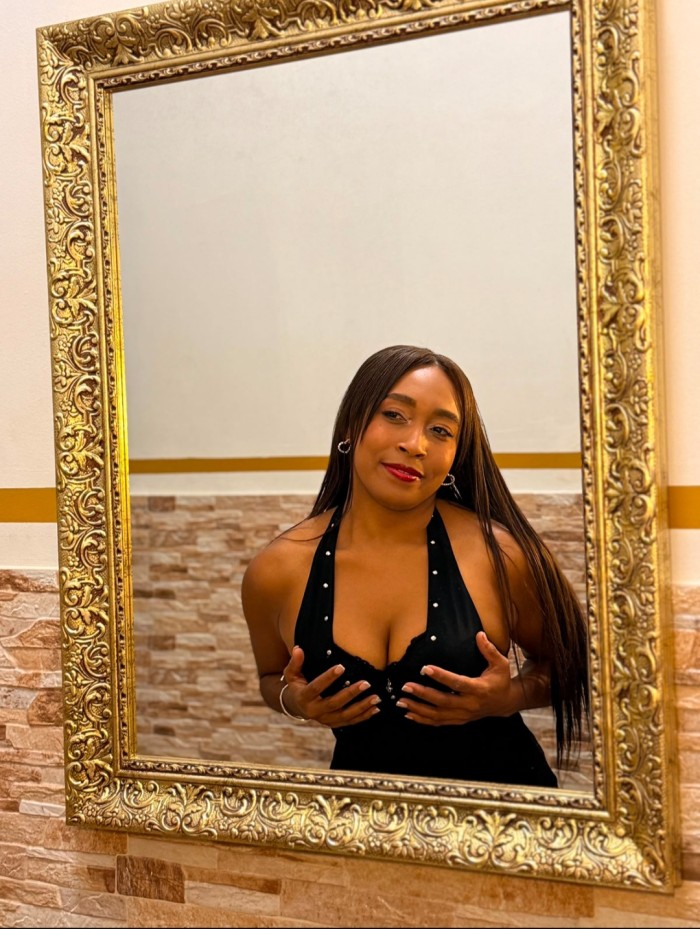 EXÓTICA MODELO MULTIORGASMICA