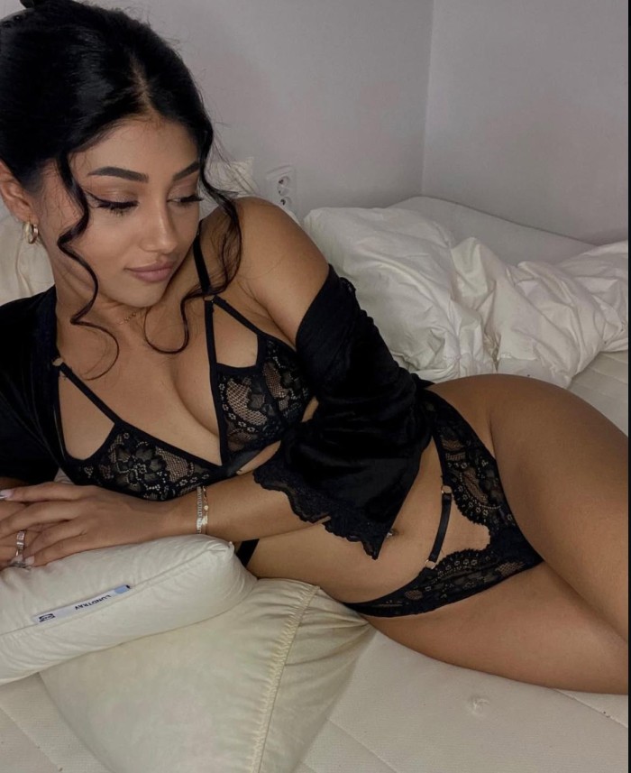 EN ALMERIA JOVENCITA DELICIOSA NIVEL VIP PARA TI