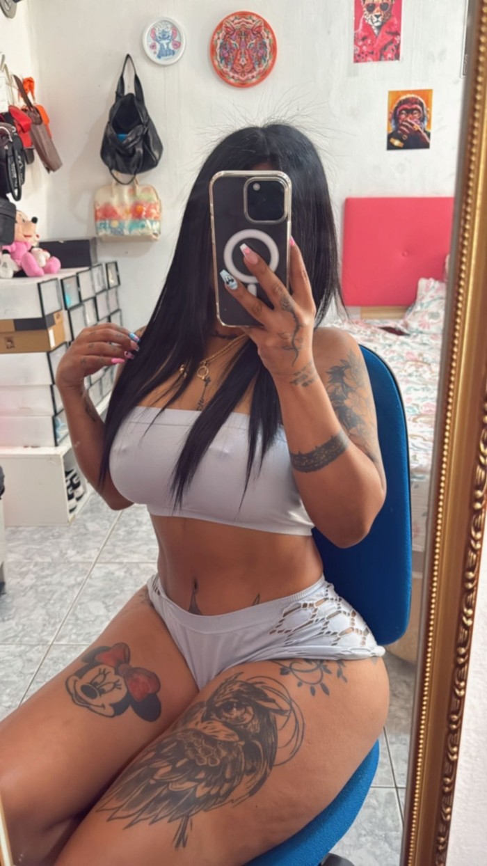 Muy complaciente