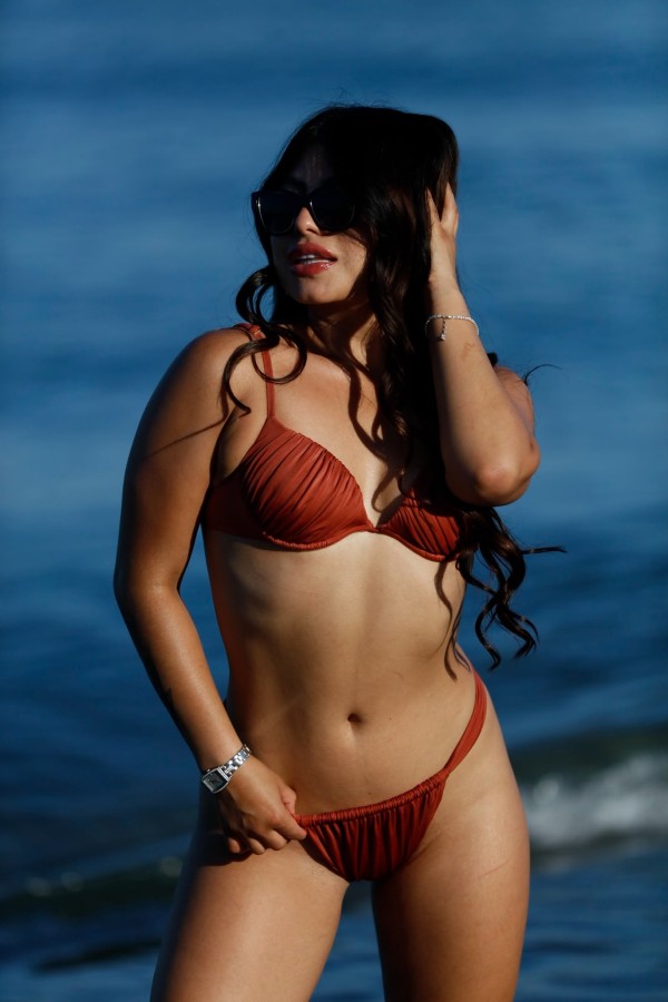 ÁNGELA, BELLEZA COLOMBIANA QUE TE HARÁ OLVIDAR