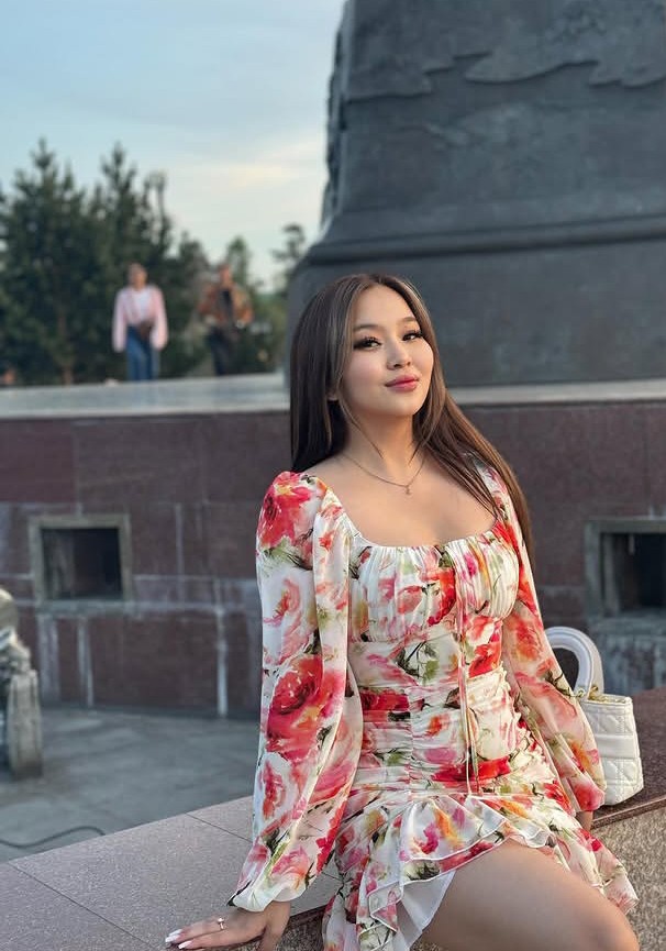 YUNA JAPONESA de lujo joven