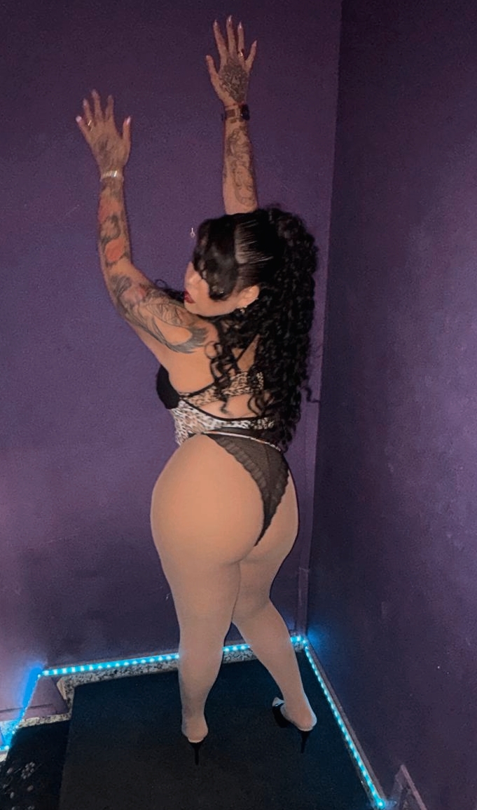 NATALIA ESPAÑOLA FIESTERA TRAGONA EXITADA LAS 24H