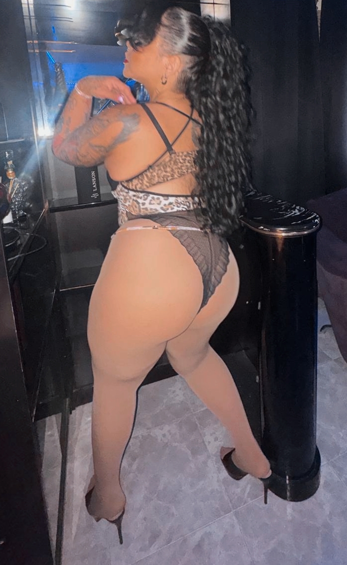 NATALIA ESPAÑOLA FIESTERA TRAGONA EXITADA LAS 24H
