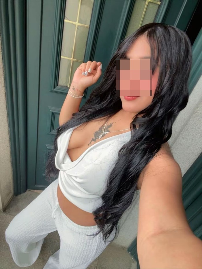HERMOSA SENSUAL ARDIENTE ADICTA AL SEXO