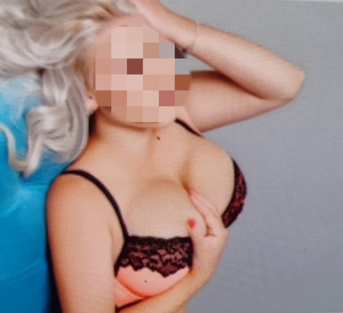 MUJER ALEMANA FIESTERA EL MEJOR FRANCES DE LUJO