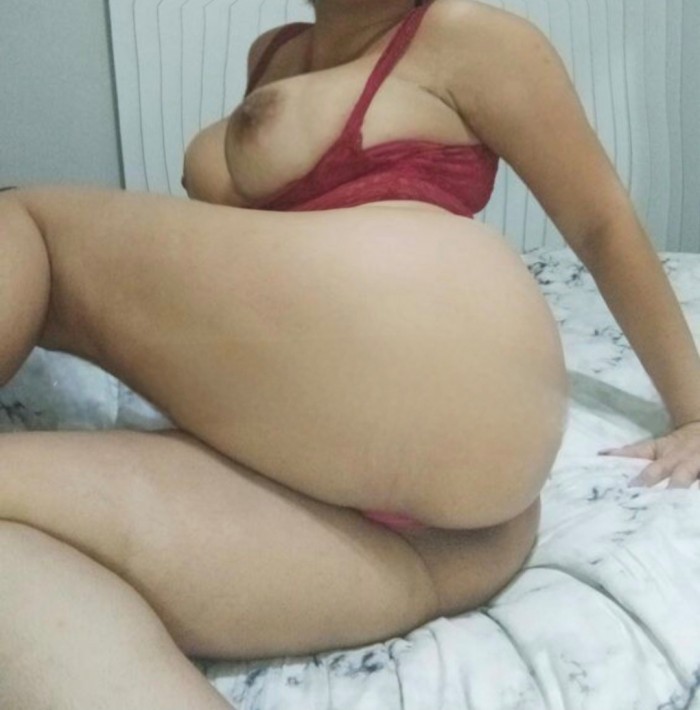 Hermosa  amante de las buenas pollas