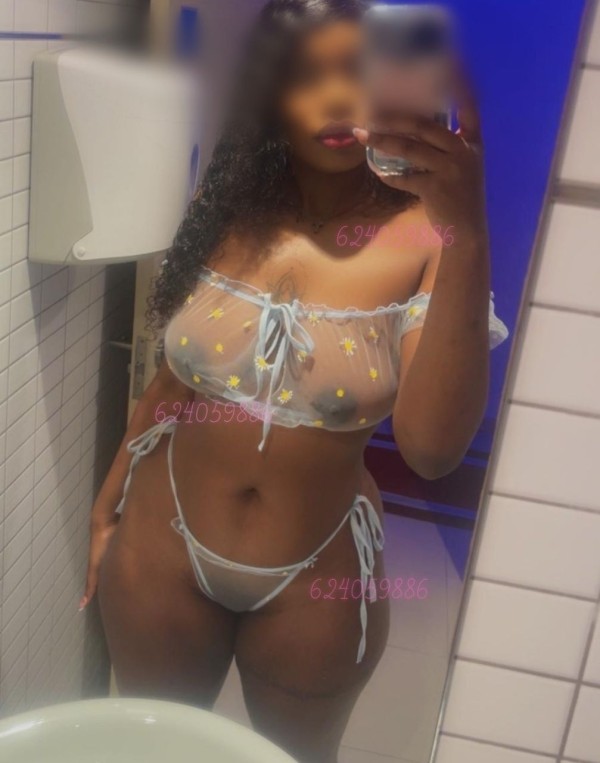 Labios sensuales, curvas exquisitas, muy morbosa