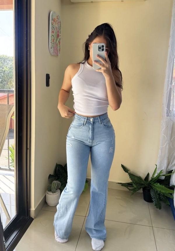 Camila , fiesta en mi cama me gusta
