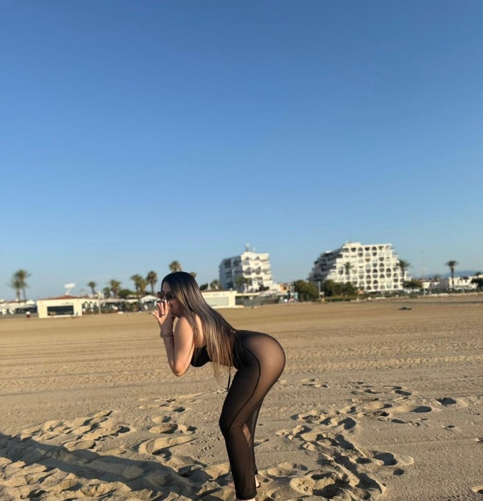 HOLA MIS AMORES SOY MIA UN BOMBÓN