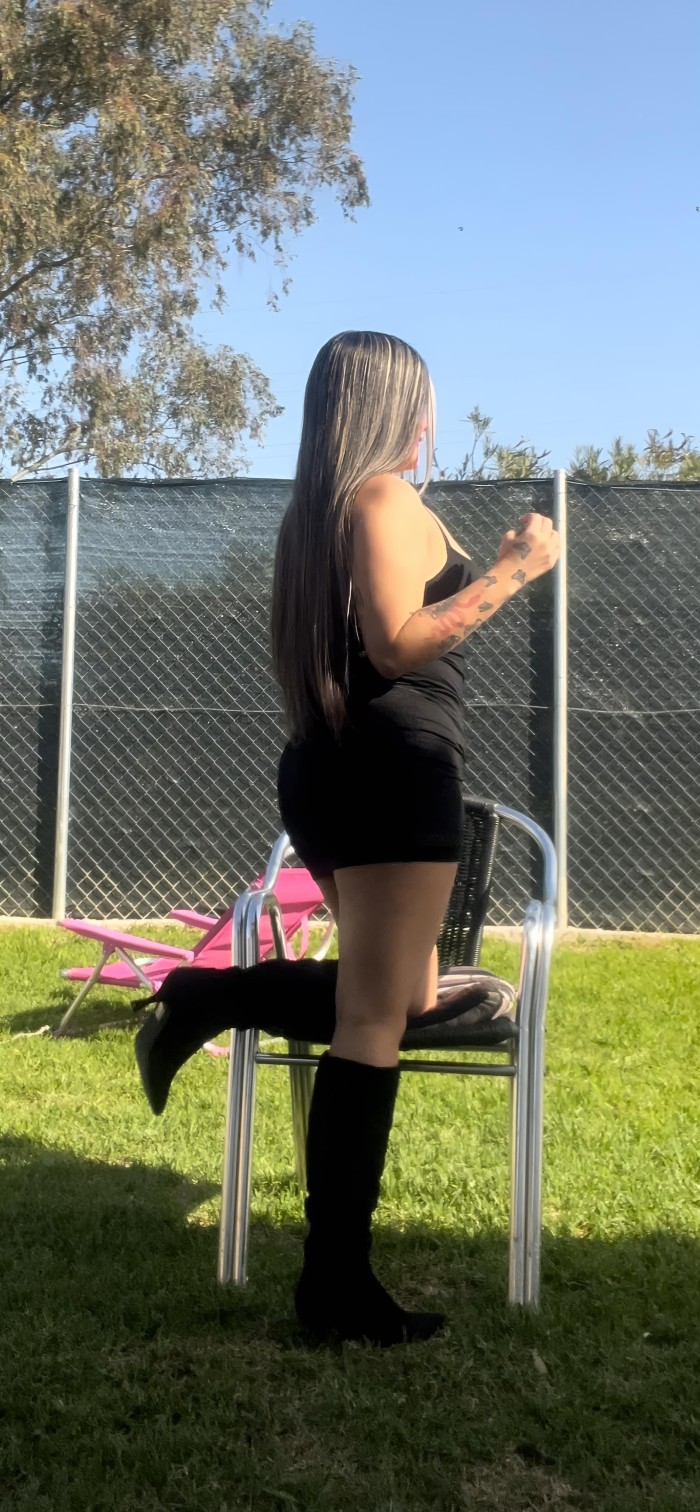Dulce colombianita vamos a pasarla rico papi