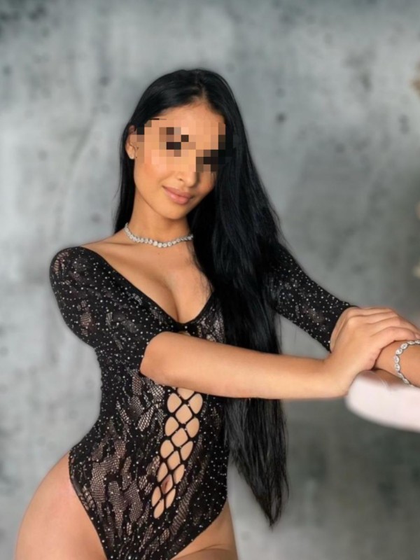 MUÑEQUITA DELGADITA GUAPÍSIMA Y FIESTERA 24HR SALIDAS