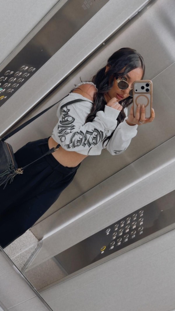 LUNA, JOVENCITA MEXICANA DE 24 AÑOS OJAZOS VERDES