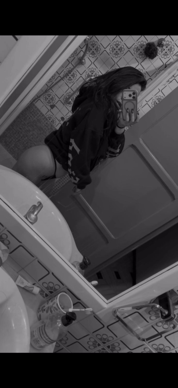 LUNA, JOVENCITA MEXICANA DE 24 AÑOS OJAZOS VERDES