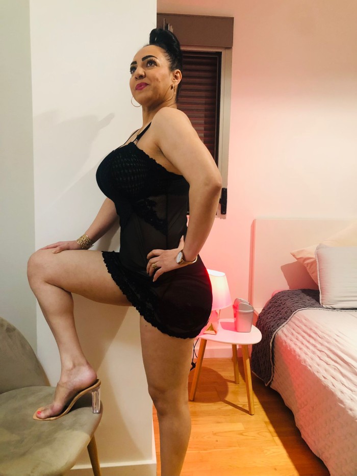 SABRINA APASIONADA, FIESTERA EN ALCANTARILLA 24H