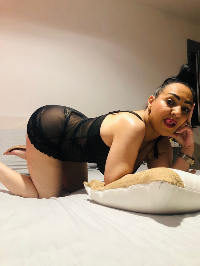 SABRINA APASIONADA, FIESTERA EN ALCANTARILLA 24H