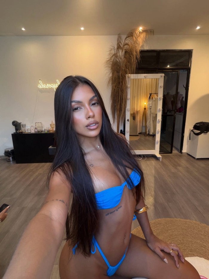 DIOSA SENSUAL PLACENTERA TRAVIESA Y COMPLACIENTE