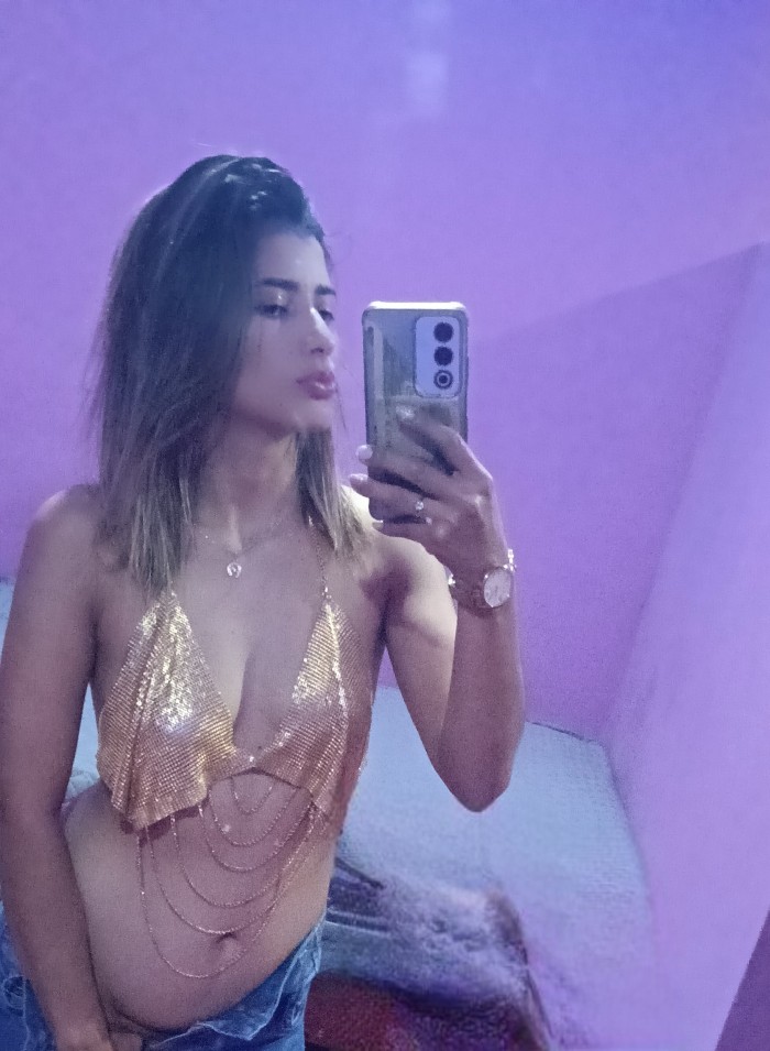 Karen chica amable cariñosa