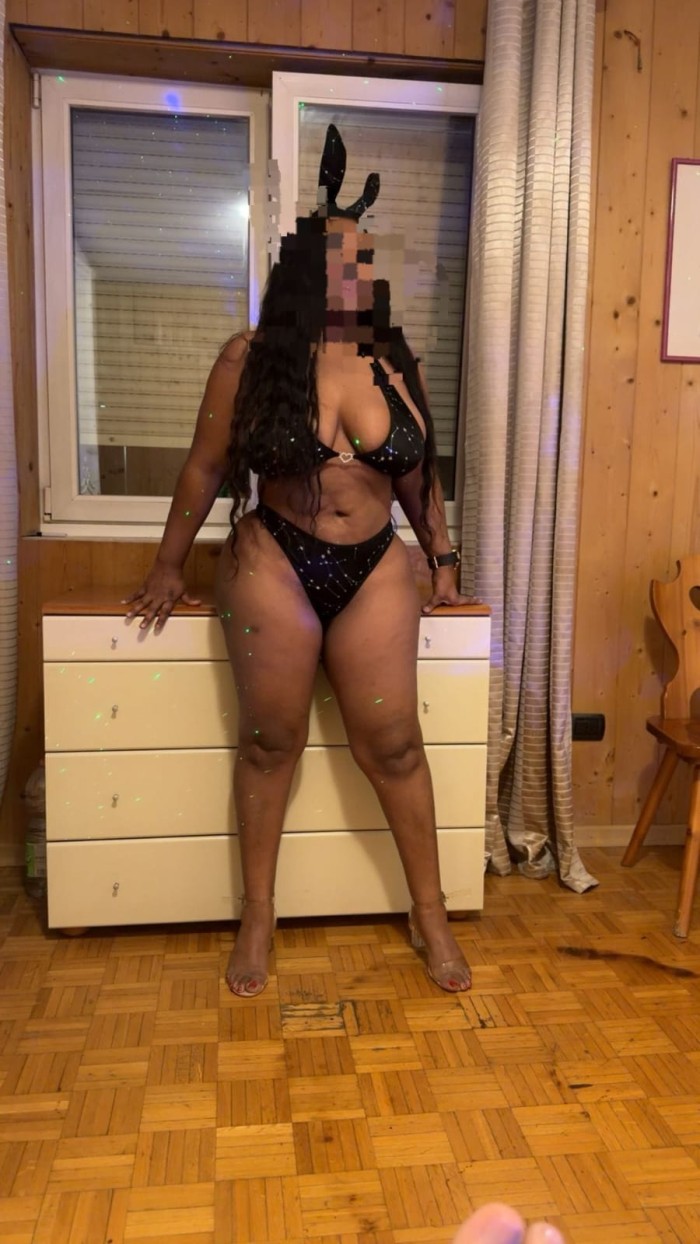 DIOSA DEL PLACER COMPLACIENTE A TOPE EN HUELVA