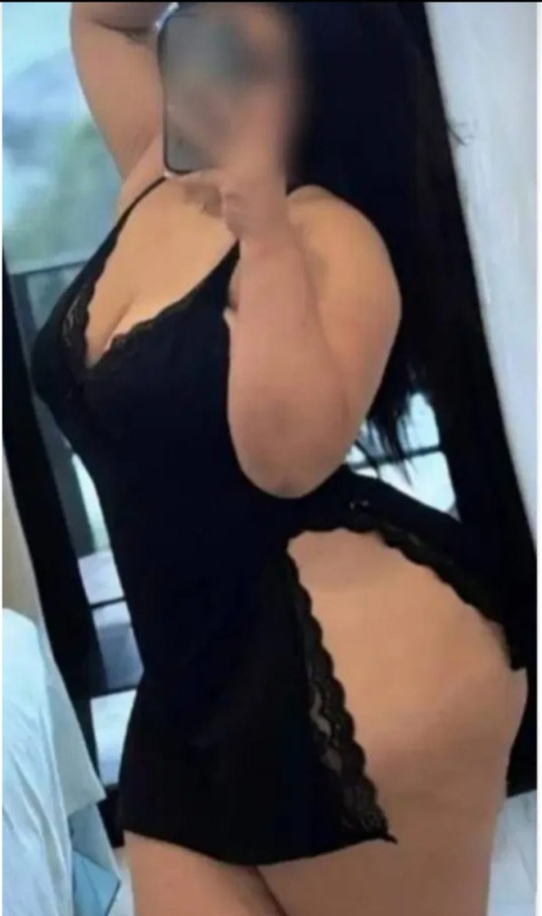 Cachonda juguetona fiestera con cuerpo de Diosa