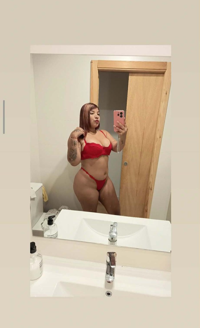 VICTORIA CACHONDA COMPLACIENTE