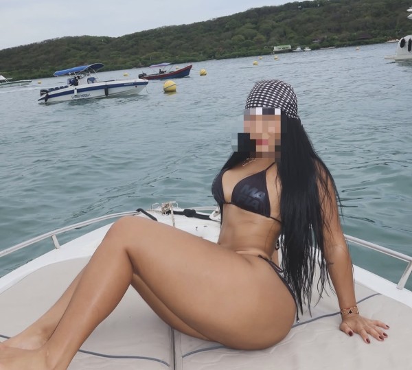 Recién llegada Latina fiestera cachonda 24 horas