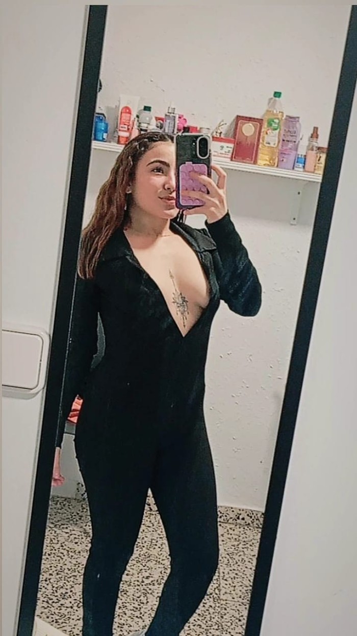 Jovencita guapa sexy fiestera