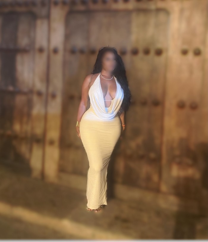 HERMOSA SENSUAL ARDIENTE DESEOSA DE SEXO