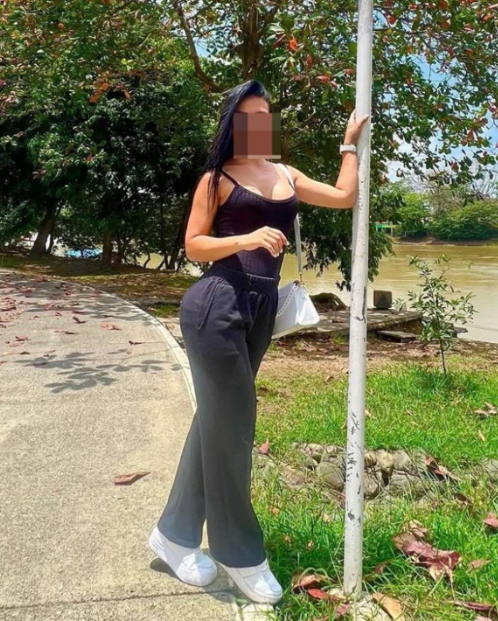 DIOSA DEL PLACER COMPLACIENTE A TOPE EN HUELVA