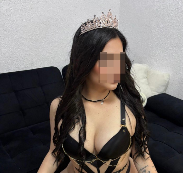 DIOSA DEL PLACER COMPLACIENTE A TOPE EN HUELVA