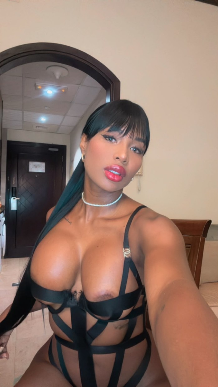 SEXY MORENA EN IBIZA LA MAS CALIENTE E IMPLICADA