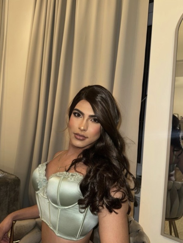 PAOLA XL LECHERA Y TRAGA POLLA VICIOSA CALIENTE
