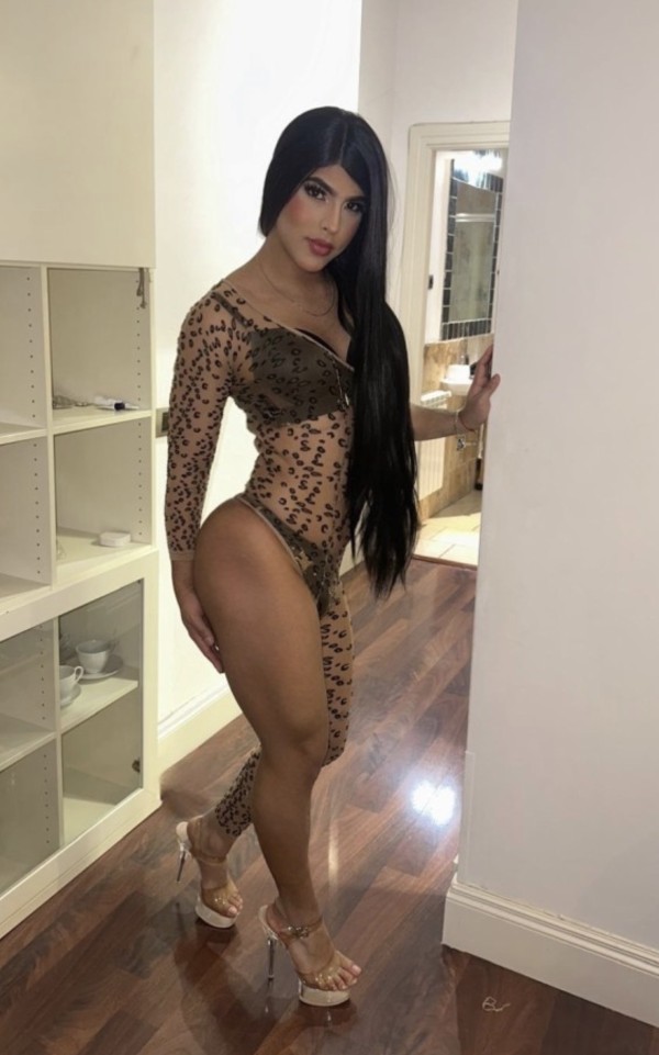 PAOLA XL LECHERA Y TRAGA POLLA VICIOSA CALIENTE