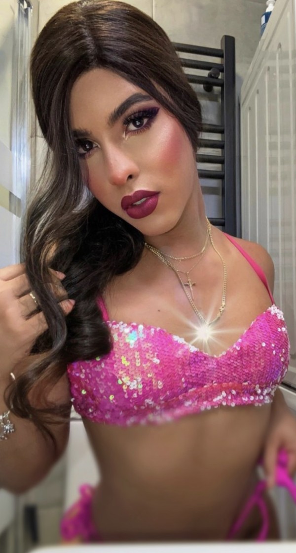 PAOLA XL LECHERA Y TRAGA POLLA VICIOSA CALIENTE