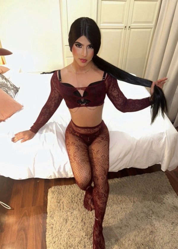 PAOLA XL LECHERA Y TRAGA POLLA VICIOSA CALIENTE