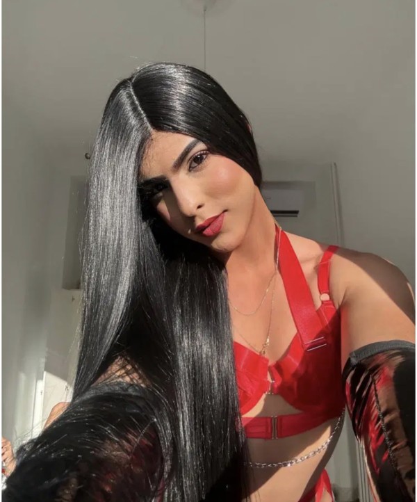 PAOLA XL LECHERA Y TRAGA POLLA VICIOSA CALIENTE