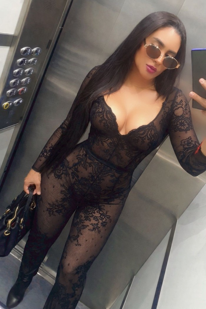 Hermosa Morena en marbella centro