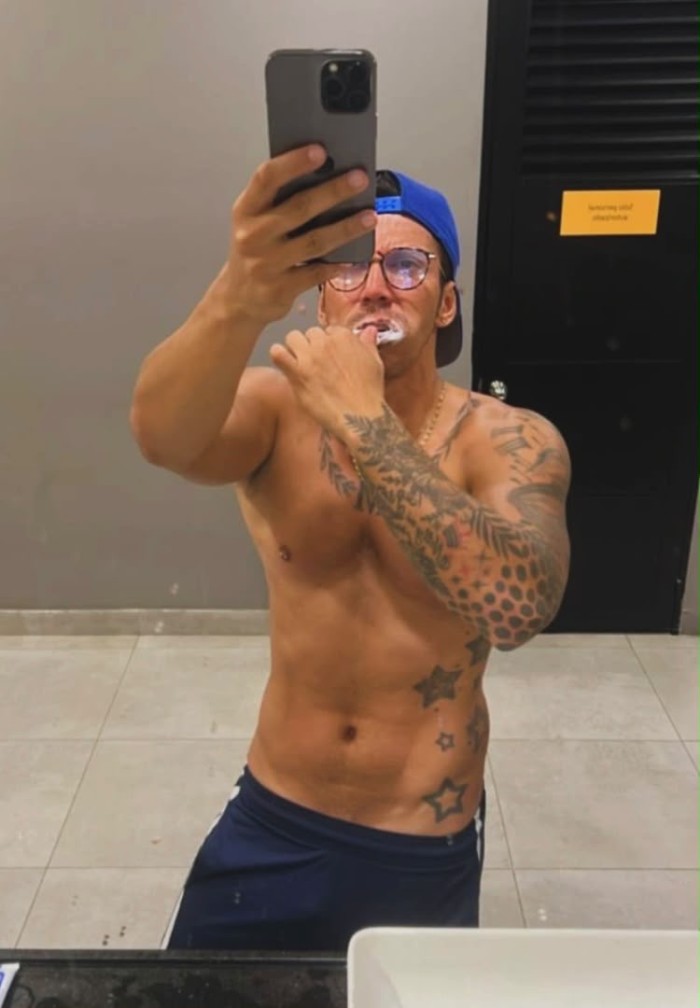 Venezolano ardiente bien dotado