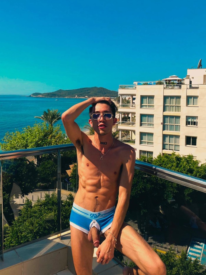 Hola a todos soy un chico joven  guapa  y versátil