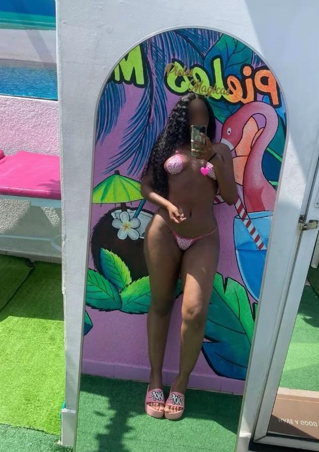 SERÉ TU DELICIOSA MORENA ARDIENTE LLENAME DE PLACE