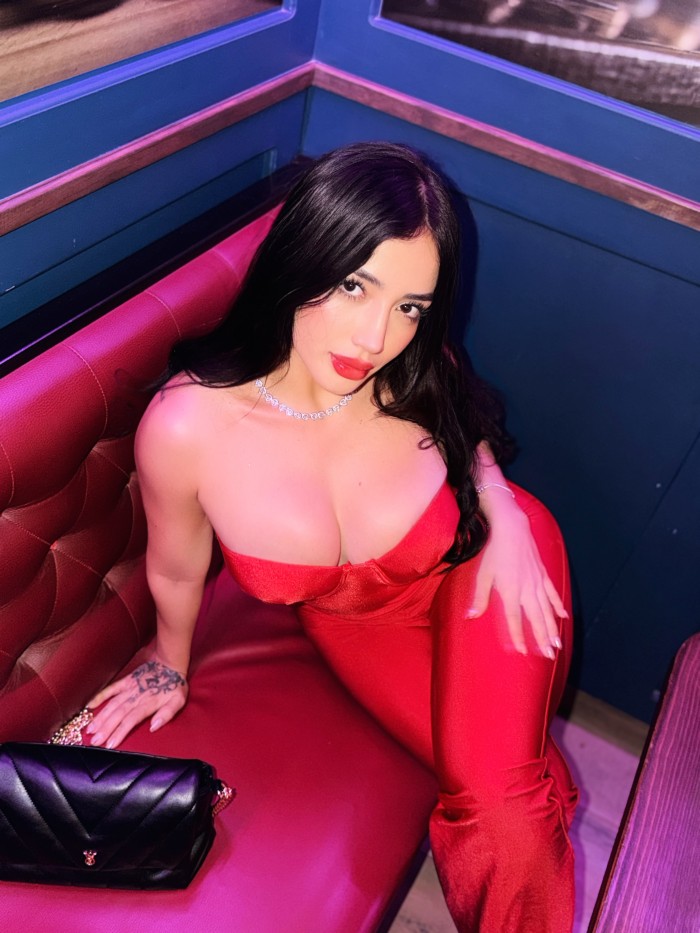 Bonita colombiana para hombres exigentes
