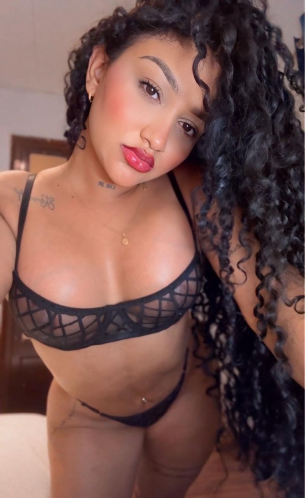 SEXY, CACHONDA Y FIESTERA