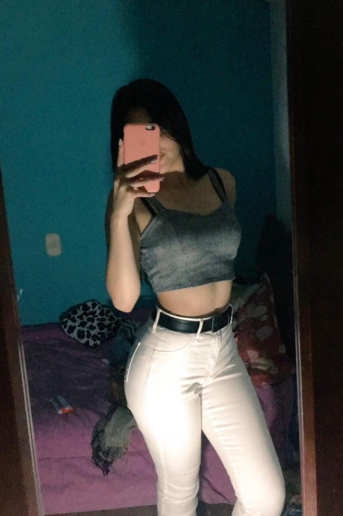 LATINA DE LUJO, EXPLOSIVA Y CARIÑOSA
