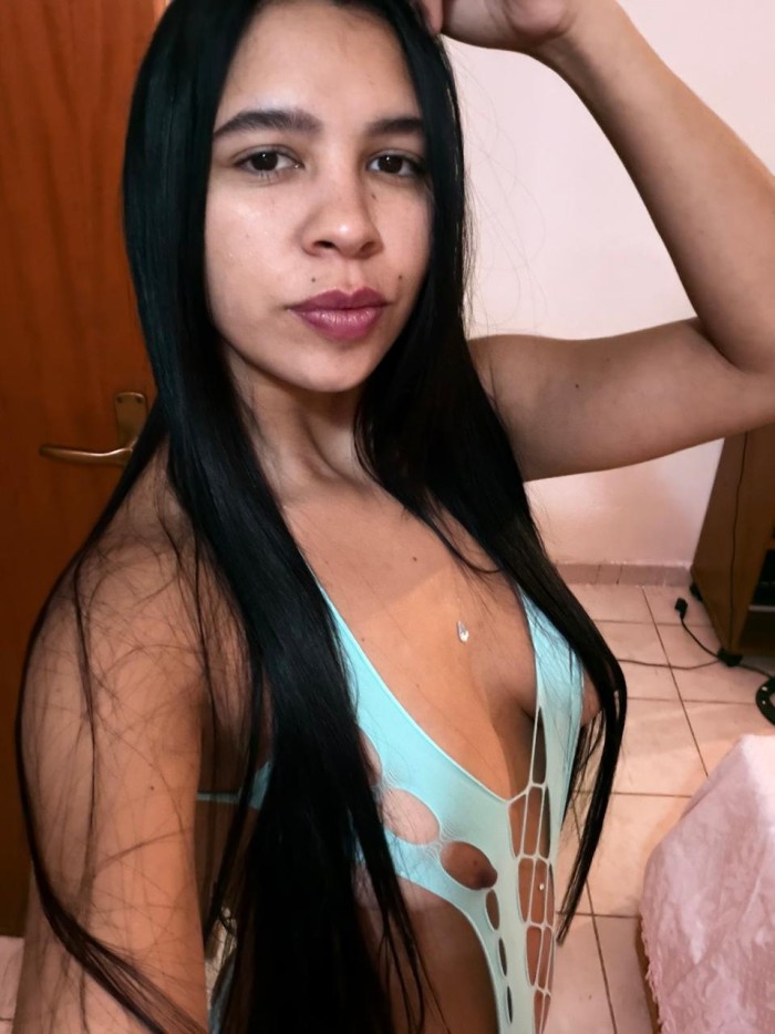 EN LA MILAGROSA FOGOSA DESEOSA IMPLICADA COMPLACIENTE