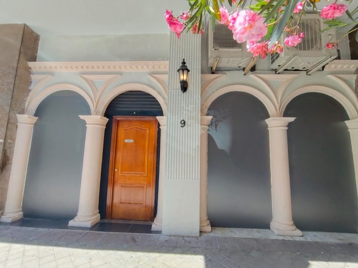 ENCARGADA CASA CITAS MADRID