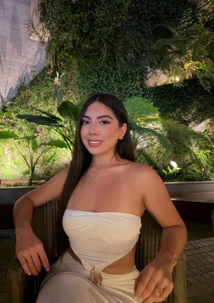 jovencita de LUJO recién llegada tengo ganas de FO