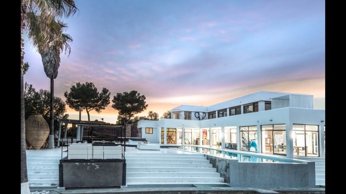 ENCARGADA CASA CITAS IBIZA